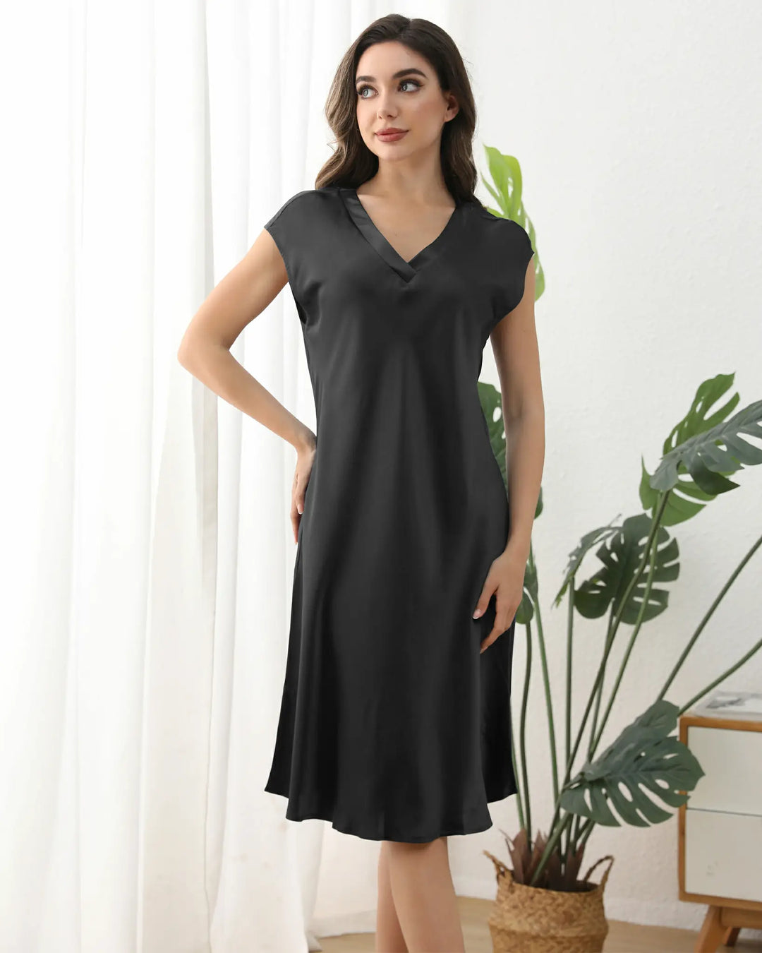 Designed for women who crave both sophistication and effortless style, this garment harmonizes seamlessly with your body’s curves while prioritizing breathability and skin health.#color_black