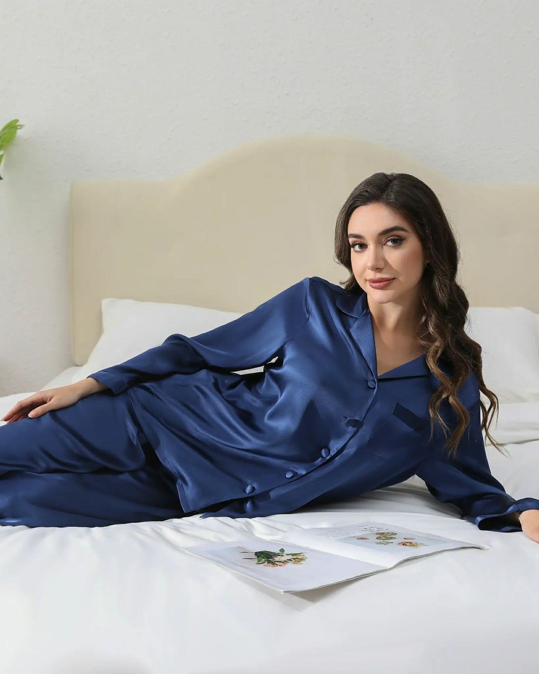 Versatile Luxury for Home or Travel: Transition effortlessly from sleepwear to stylish loungewear.  Ideal for sleep, relaxation, or travel, presented in an exquisite gift yarn bag for gifting or storage.#color_navy-blue